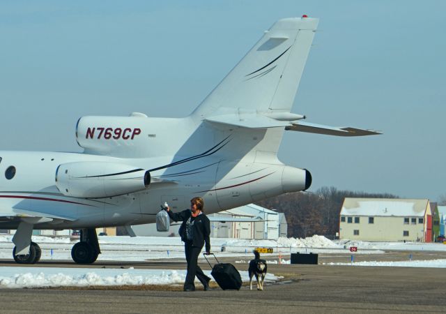 Cessna Skyhawk (N769CP) - Going home with a good friend.