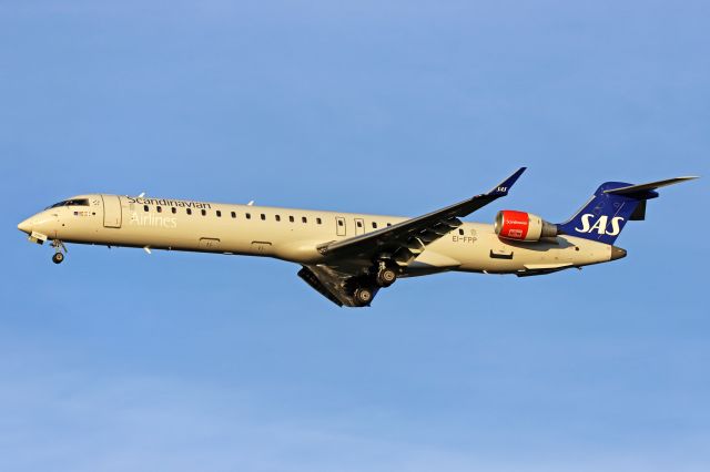 Canadair Regional Jet CRJ-900 (EI-FPP) - Photo taken on September 2, 2021.