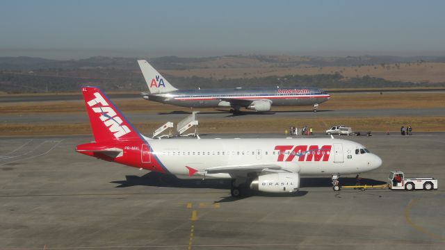 Airbus A320 (PR-MAL)