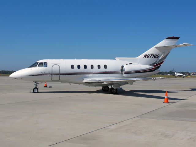 Hawker 800 (N871QS) - Great biz jet.