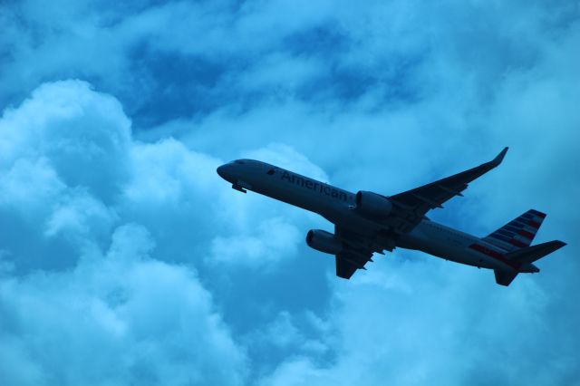 Boeing 757-200 (N179AA) - Cancun