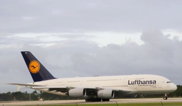 Airbus A380-800 (D-AIMC)