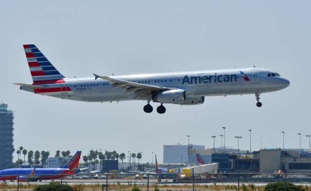 Airbus A321 (N519UW)