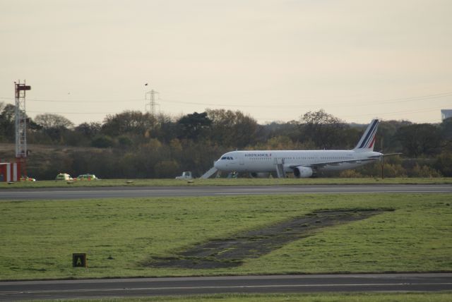 Airbus A321 (F-GTAT) - Passengers evacuated from Air France jet at Manchester Airport after security scare