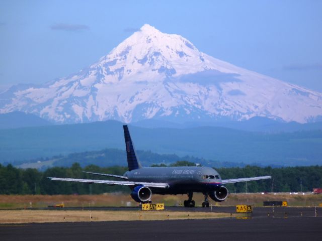 BOEING 757-300 —