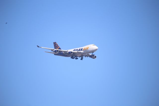 Boeing 747-400 (N489MC)