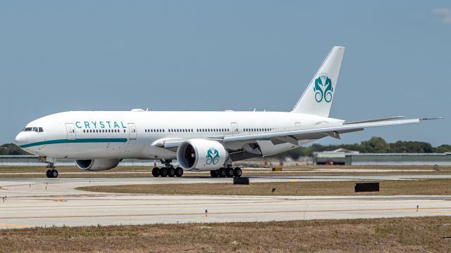 BOEING 777-200LR (P4-XTL)