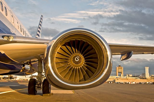 Boeing 737-800 (N737M) - N737Mbr /B737-8EQ BBJ2br /33361