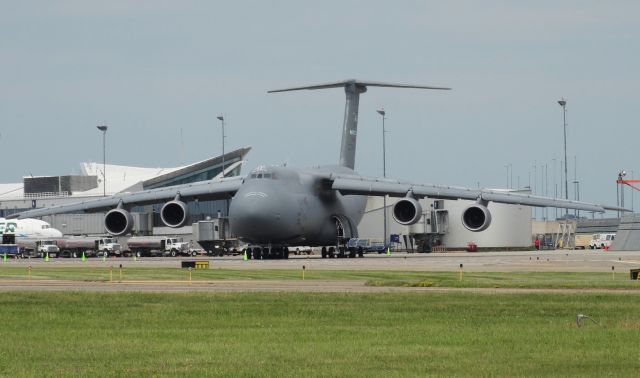 LOCKHEED C-5 Super Galaxy (84-0061) - C5 at BUF!