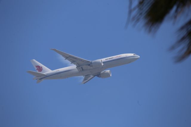 BOEING 777-200LR (B-2091)