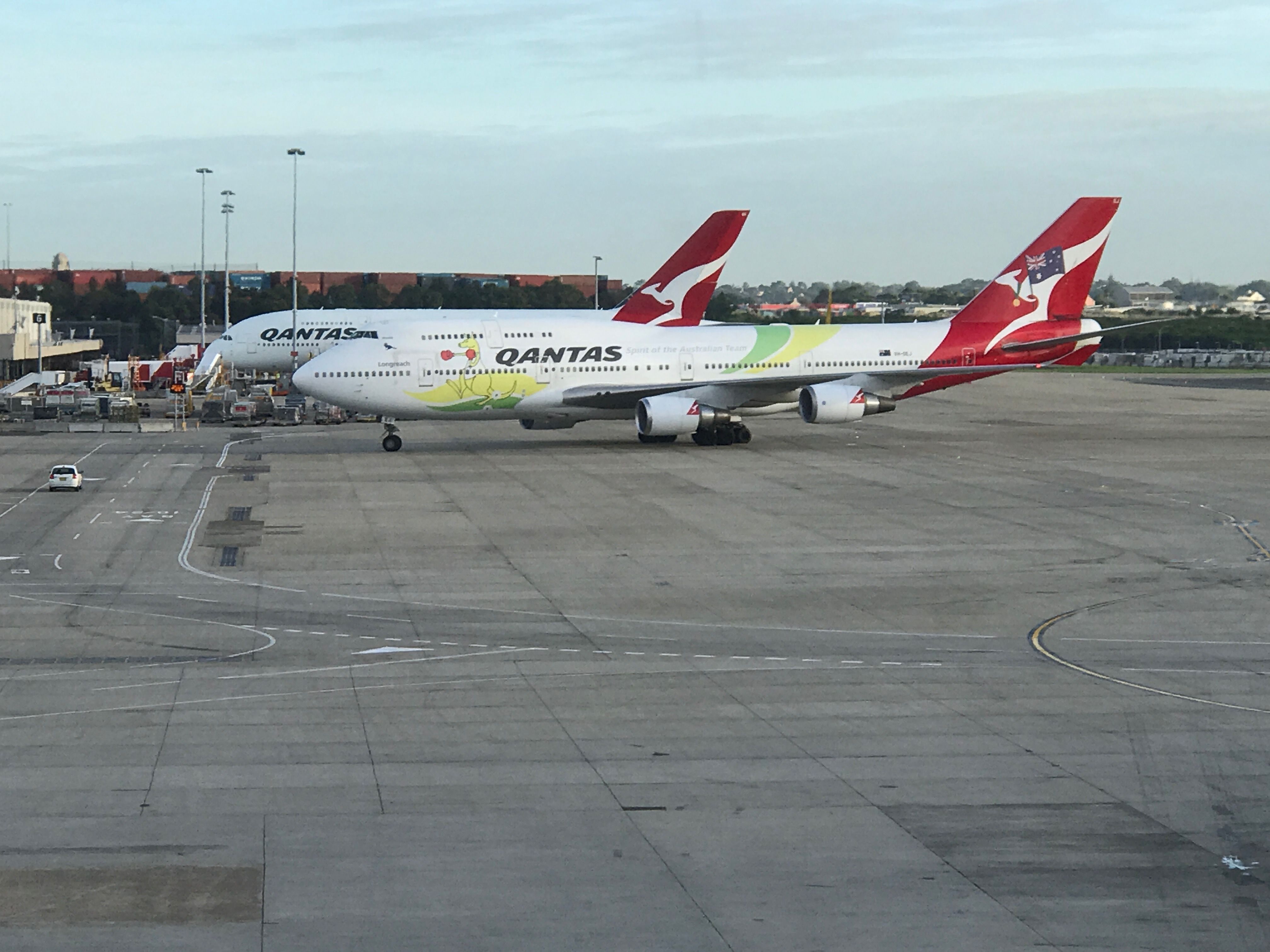 Boeing 747-400 (VH-OEJ)