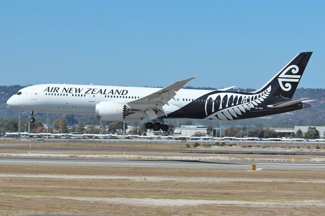 Boeing 787-8 (ZK-NZD) - Boeing 787-B789 Air New Zealand ZK-NZD Perth International Airport