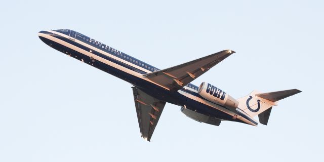 Boeing 717-200 — - Trans Air - Boeing 717 - Colts Logo - Leaving Sarasota, Fl (KSRQ) at dusk.