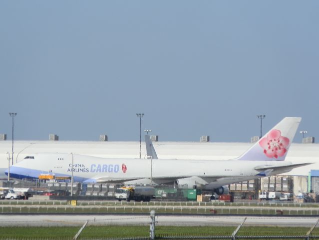 Boeing 747-400 (B-18712)