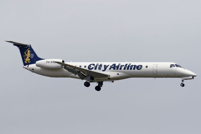 Embraer ERJ-145 (PH-RXB)