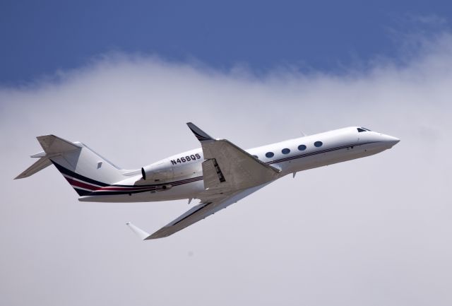 Gulfstream Aerospace Gulfstream IV (N468QS) - Powerful take off.