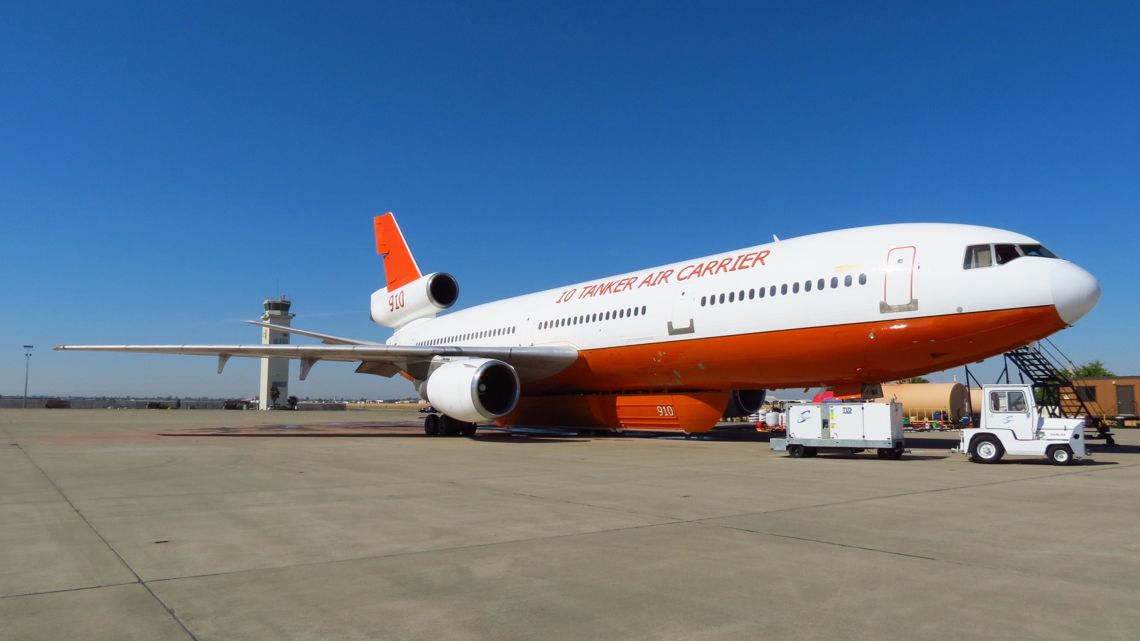 McDonnell Douglas DC-10 (N450AX)