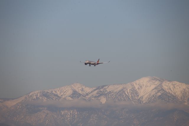 Airbus A350-900 (HL8360)