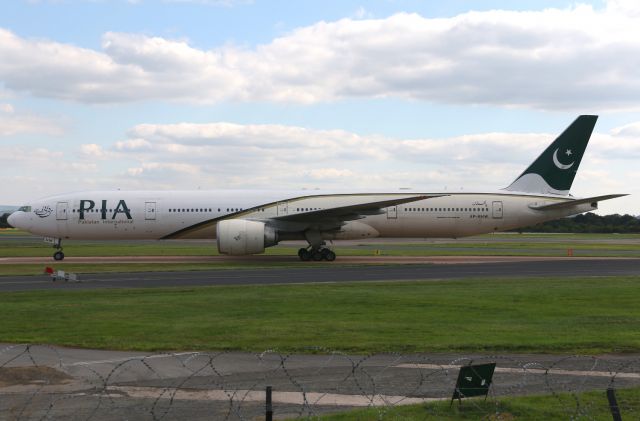 BOEING 777-300ER (AP-BHW)