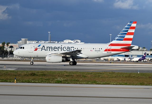 Airbus A319 (N819AW)