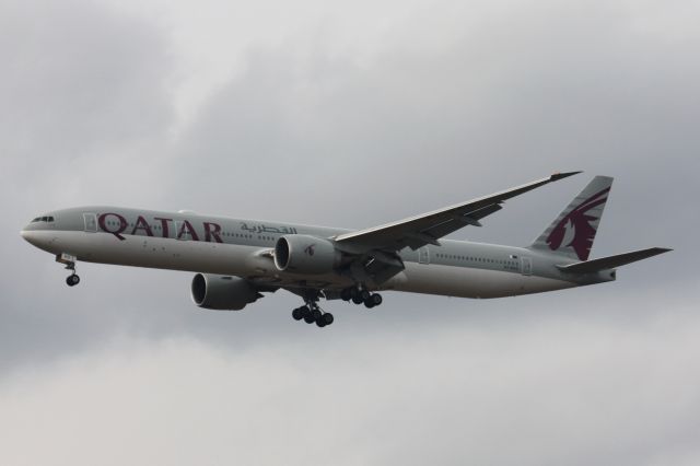 BOEING 777-300ER (A7-BAO)