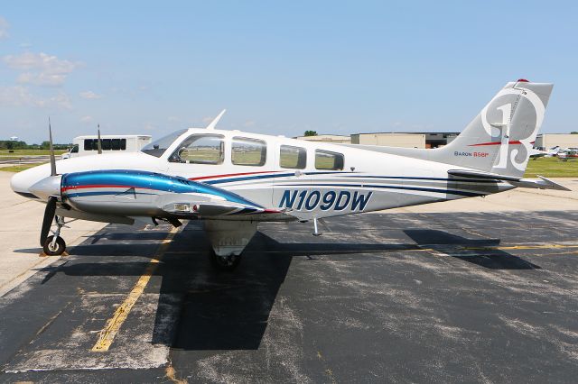 BEECH 58P Pressurized Baron (N109DW)