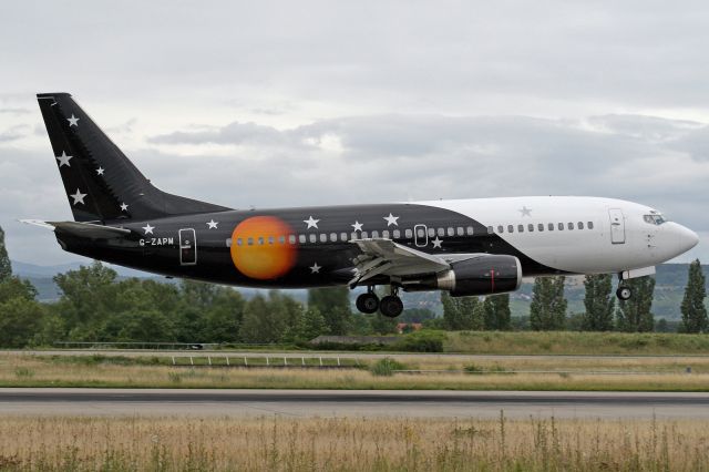 BOEING 737-300 (G-ZAPM)