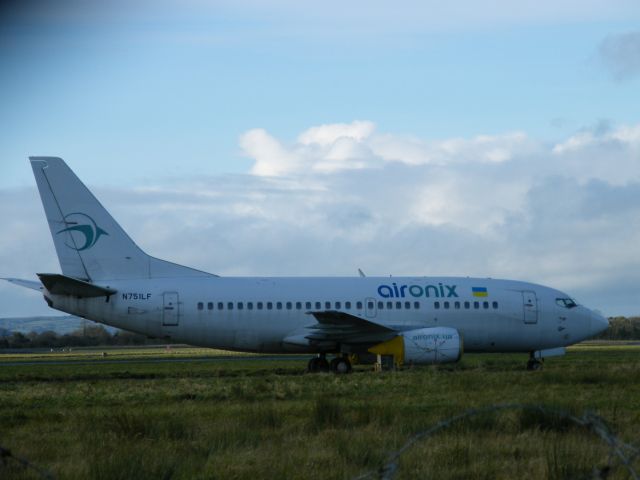 Boeing 737-700 (N751LF)