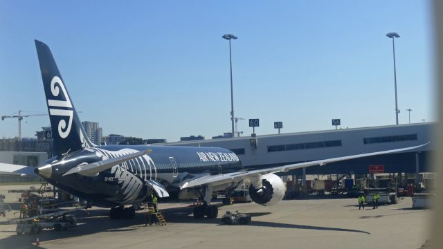 Boeing 787-9 Dreamliner (ZK-NZE) - 9th August 2015: Air New Zealands Dreamliner at the gate at Sydney airport (edited, no grayish anymore).