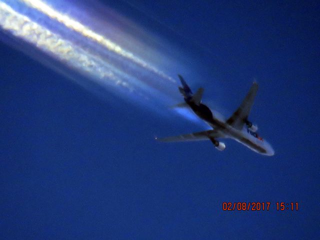 Boeing MD-11 (N572FE)