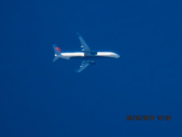 Boeing 737-800 (N3739P)