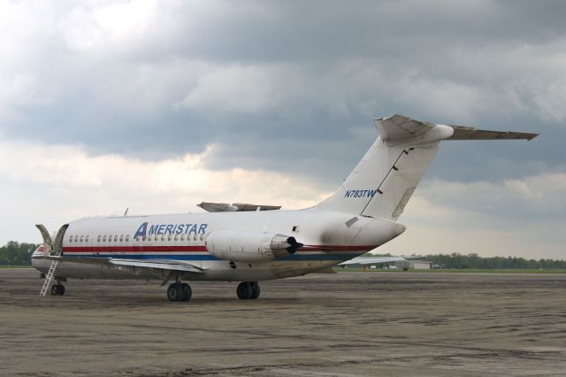 Douglas DC-9-10 (N783TW) - N783TW  Douglas DC-9-15F  AJI  KYIP  20130510