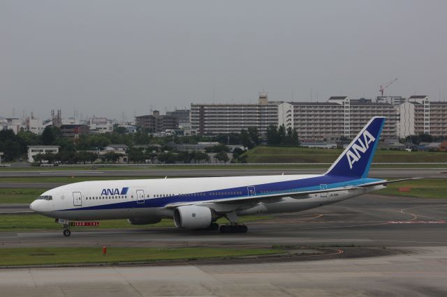 Boeing 777-200 (JA701A)