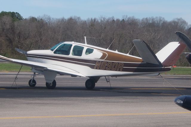 Beechcraft 35 Bonanza (N890R)