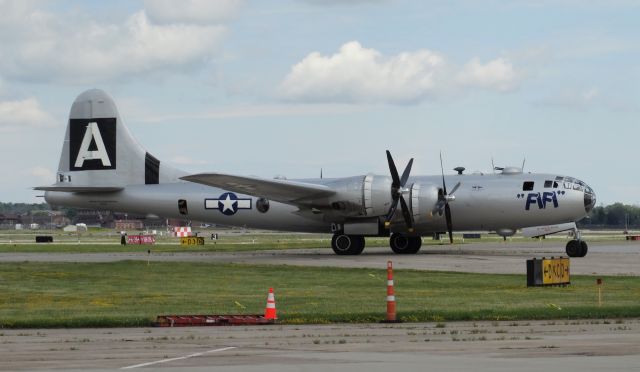 Boeing B-29 Superfortress (N529B) - B29 "Fifi" at the Airpower History Tour at IAG!