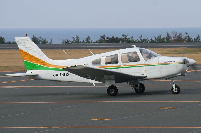 Piper Cherokee (JA3802)