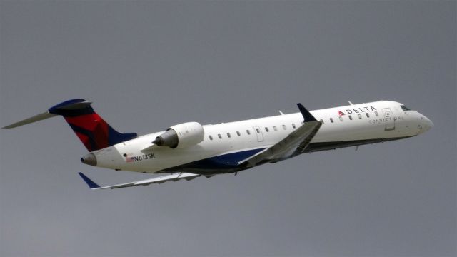 Canadair Regional Jet CRJ-700 (N613SK) - N613SK Delta Connection Canadair CRJ-700br /13 yearsbr /23-Mar-2015 CRJ7/L San Jose Intl (KSJC) Seattle-Tacoma Intl (KSEA) 10:21 PDT 12:04 PDT 1:43