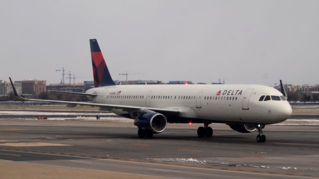 Airbus A321 (N313DN)