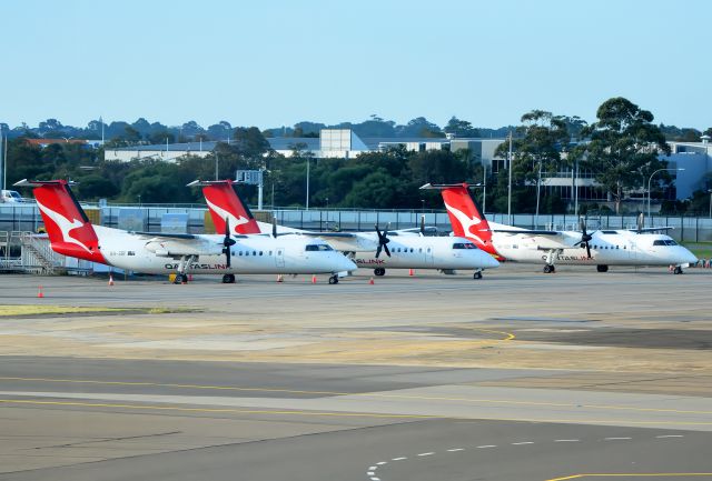 de Havilland Dash 8-300 (VH-SBI)