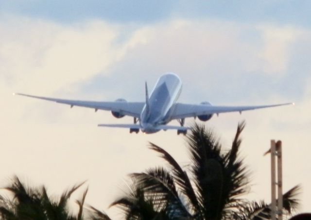 BOEING 777-200LR (N778LA)