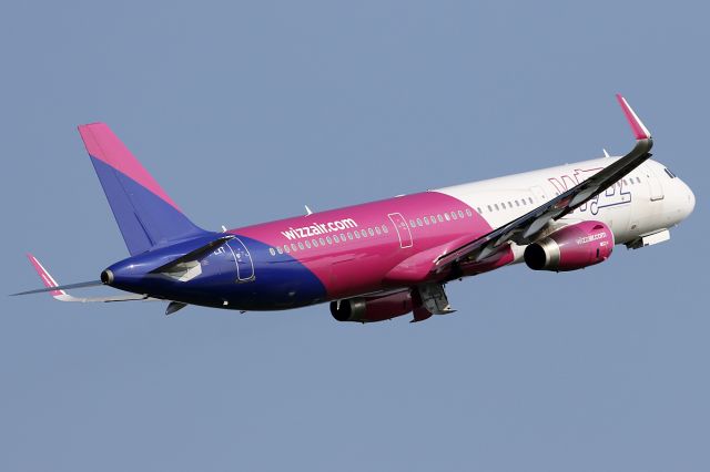 Airbus A321 (HA-LXT)