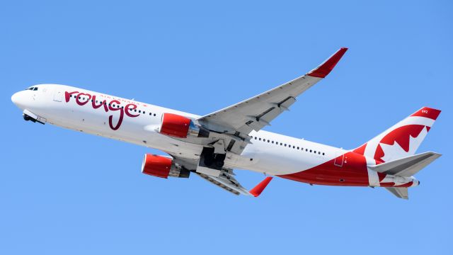 BOEING 767-300 (C-GHPN) - C-GHPNbr /B763 CN:33424br /ROU1627 FLL-YYZbr /2017-04-07 KFLL RWY 28Rbr /Photo:Rafael Zorrilla