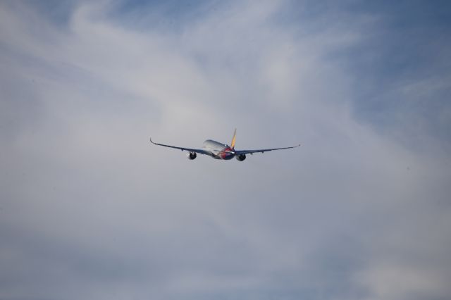 Airbus A350-900 (HL7771)