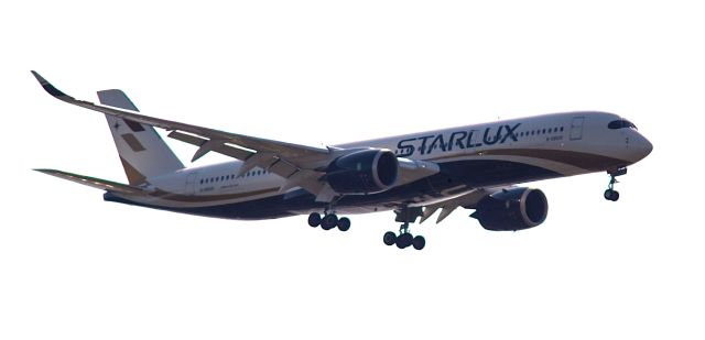 Airbus A350-900 (B-58505) - TPE-SEA  4-23-2025 Built in TLS, this jet is 14 months old.
