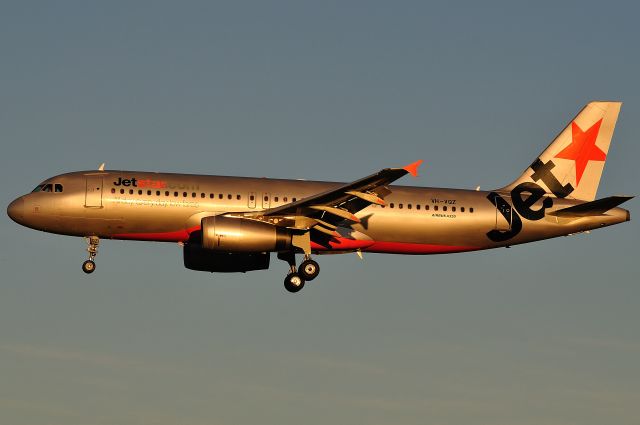 Airbus A320 (VH-VQZ)