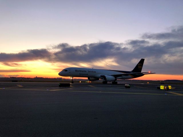 Boeing 757-200 (N473UP)