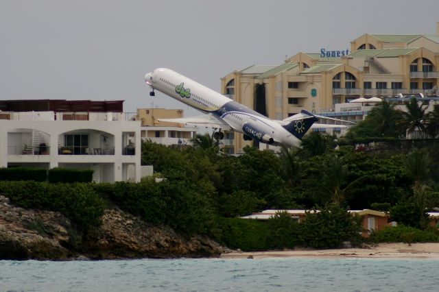 McDonnell Douglas MD-83 (N120MN)