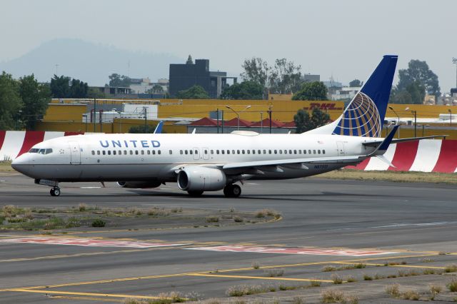 Boeing 737-800 (N87513) - United Airlines / Boeing 737-824 / MSN 31621 / N87513 / MMMX 05/2020