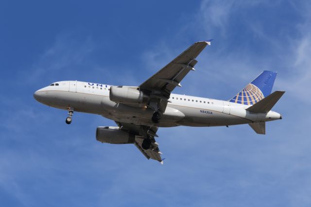 Airbus A319 (N843UA)