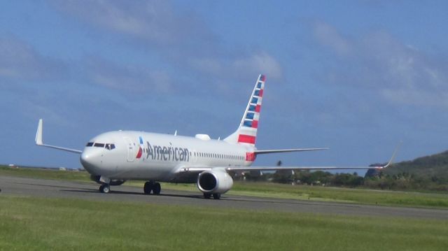 Boeing 737-800 (N864NN)